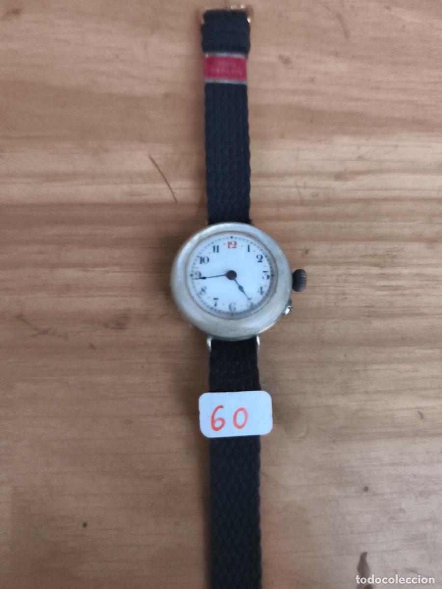 Vintage: Antiqu&iacute;simo reloj de mujer en N&aacute;car funcionando correctamente - Foto 1