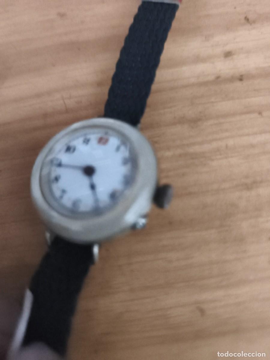Vintage: Antiqu&iacute;simo reloj de mujer en N&aacute;car funcionando correctamente - Foto 2