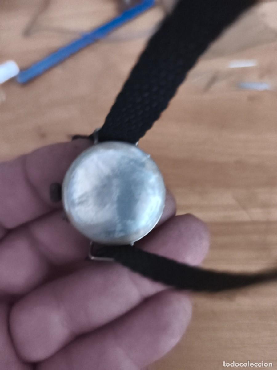 Vintage: Antiqu&iacute;simo reloj de mujer en N&aacute;car funcionando correctamente - Foto 3