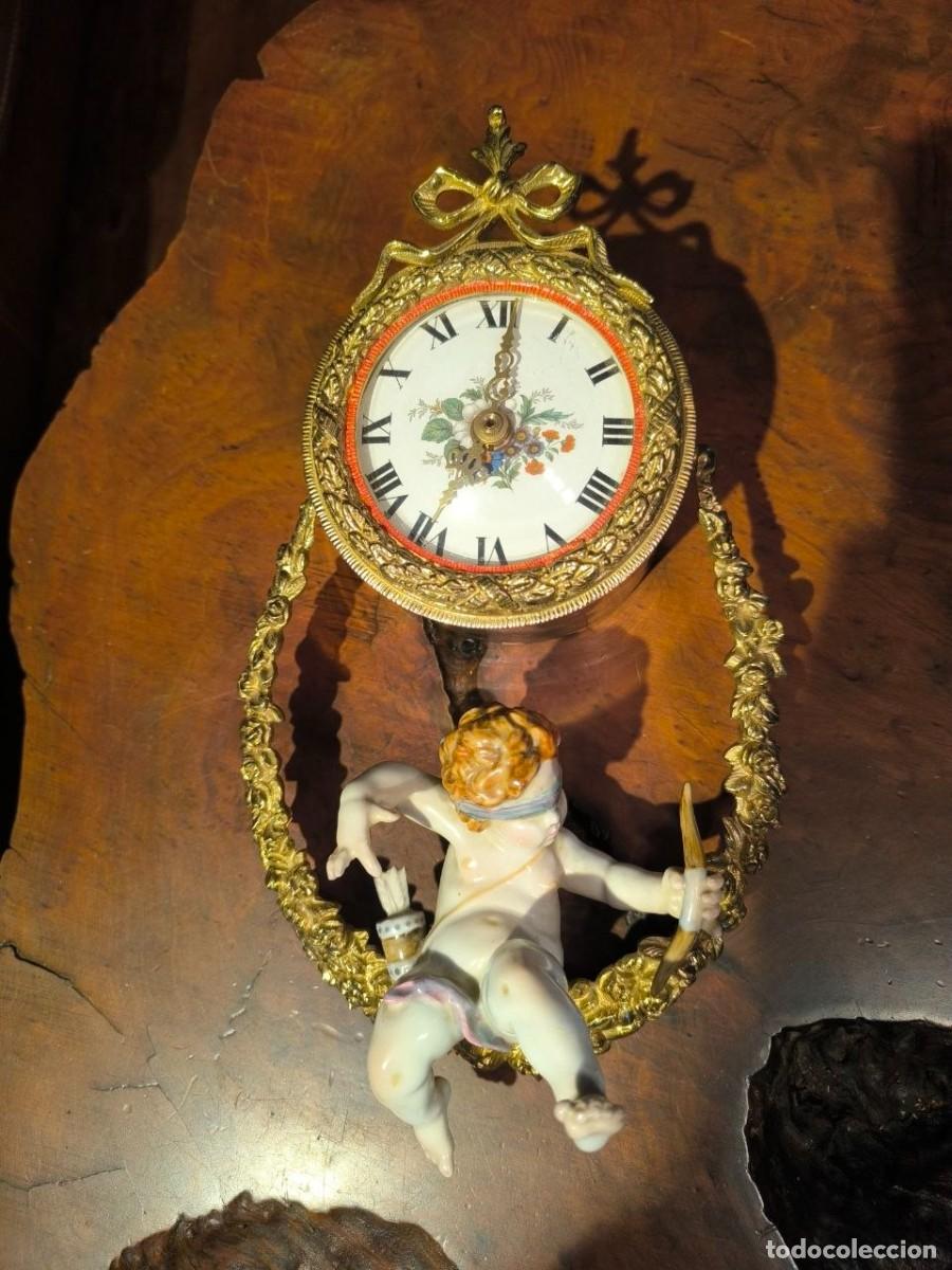 Vintage: RELOJ VINTAGE KIENZLE, TIPO MEISSEN, ANGEL CUPIDO DE PORCELANA Y BRONCE FUNCIONA 31 CM