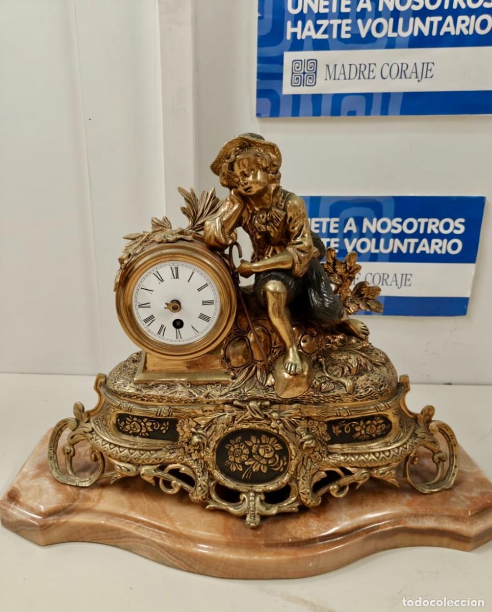 Vintage: Reloj de sobremesa o chimenea franc&eacute;s de bronce dorado