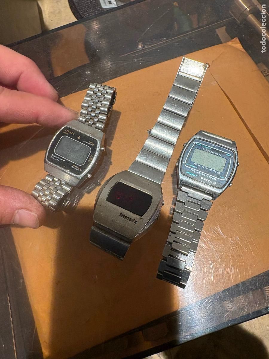 Vintage: relojes digitales antiguos tal salen de casa particular