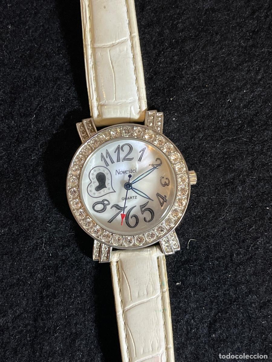 Vintage: Reloj mujer Novestel vintage blanco pedrer&iacute;a strass cuarzo estilo rom&aacute;ntico elegante