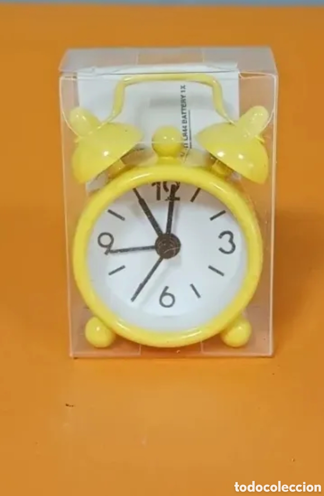 Vintage: Reloj peque&ntilde;o amarillo - Foto 1