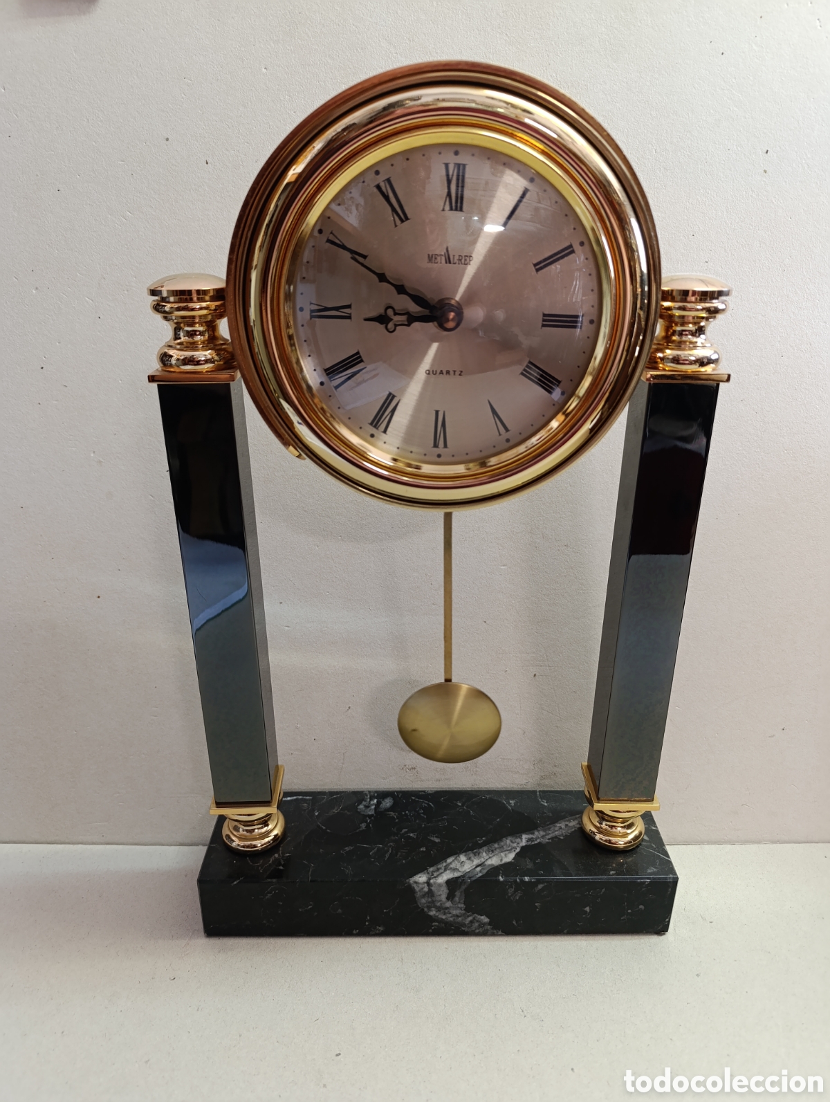 Vintage: RELOJ DE SOBREMESA MET L TEP EN MARMOL Y METAL DORADO, BRONCE. QUARTZ.