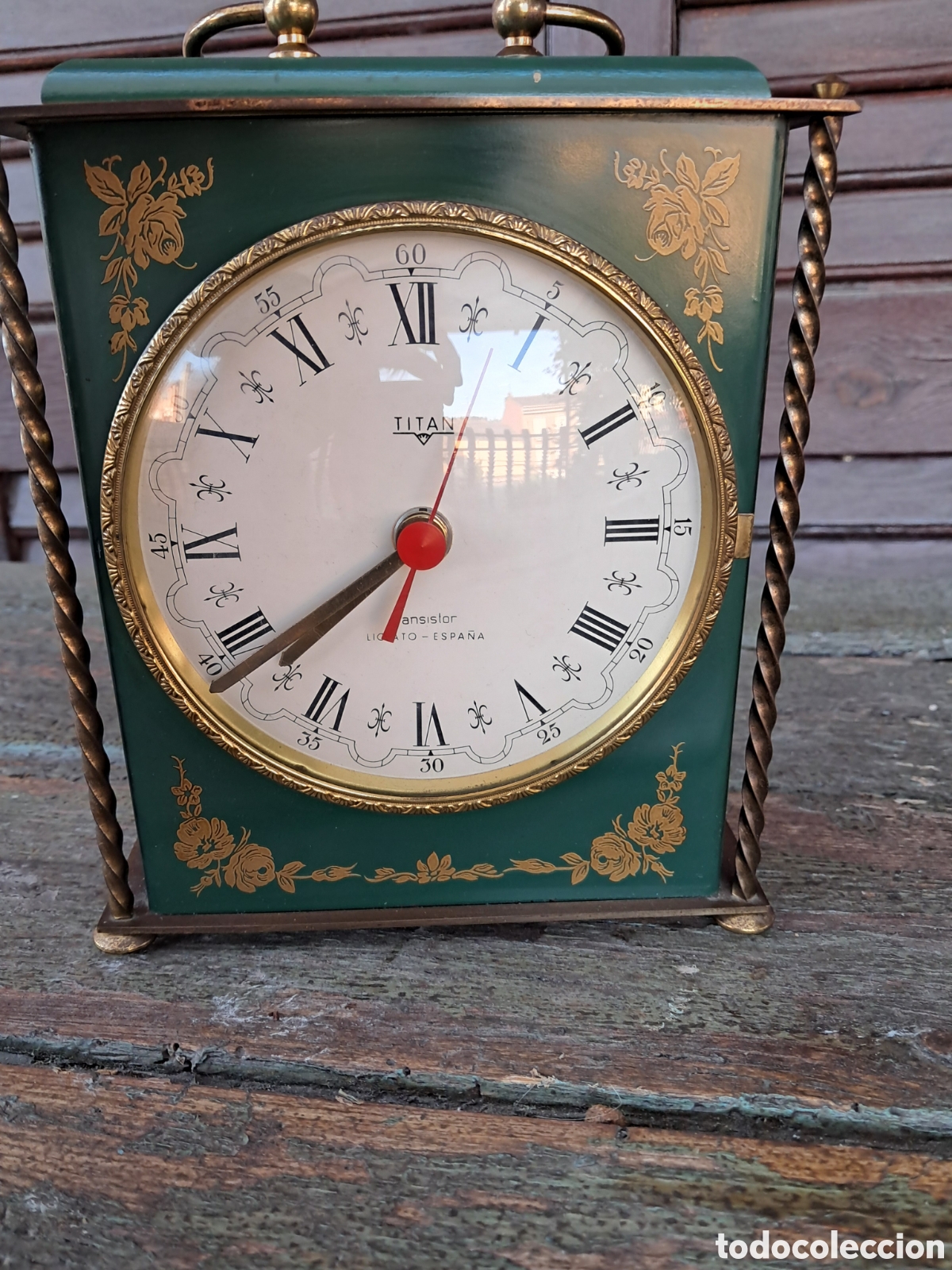 Vintage: &nbsp;Reloj de mesa vintage de la marca TITAN, fabricat a Espanya al voltant dels&nbsp;anys 60 o 70.