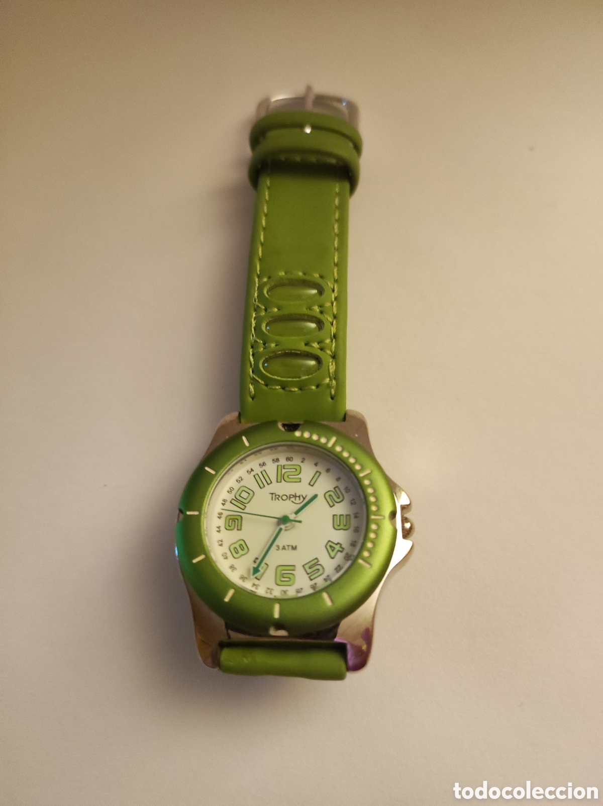 Vintage: Reloj Trophy Verde Unisex &ndash; Dise&ntilde;o Moderno y Original