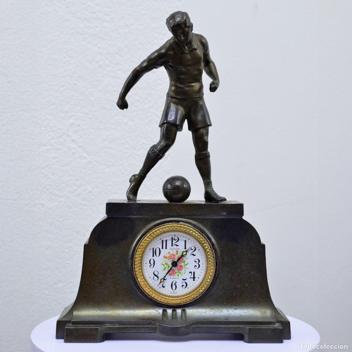 Vintage: Mid Century Art Deco Style German Vintage Mantel Clock Footballer Patina
