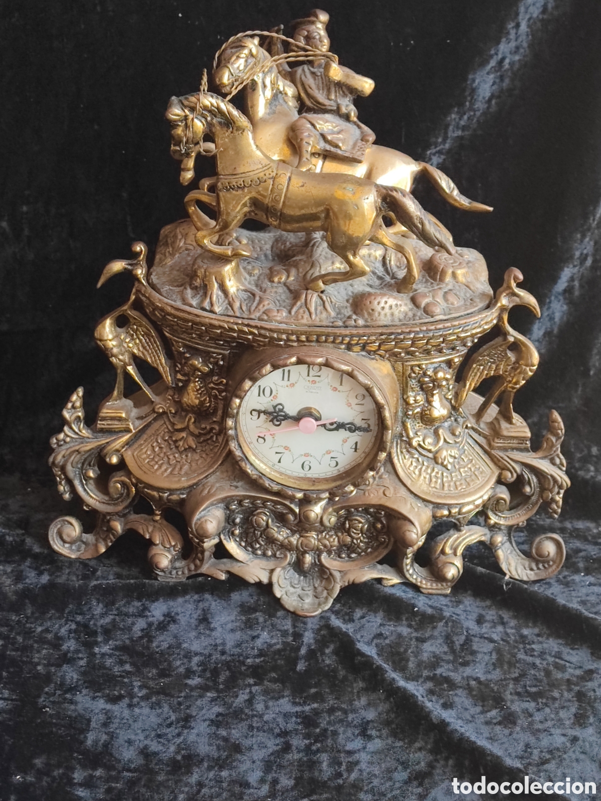 Vintage: Antiguo reloj de bronce de sobremesa