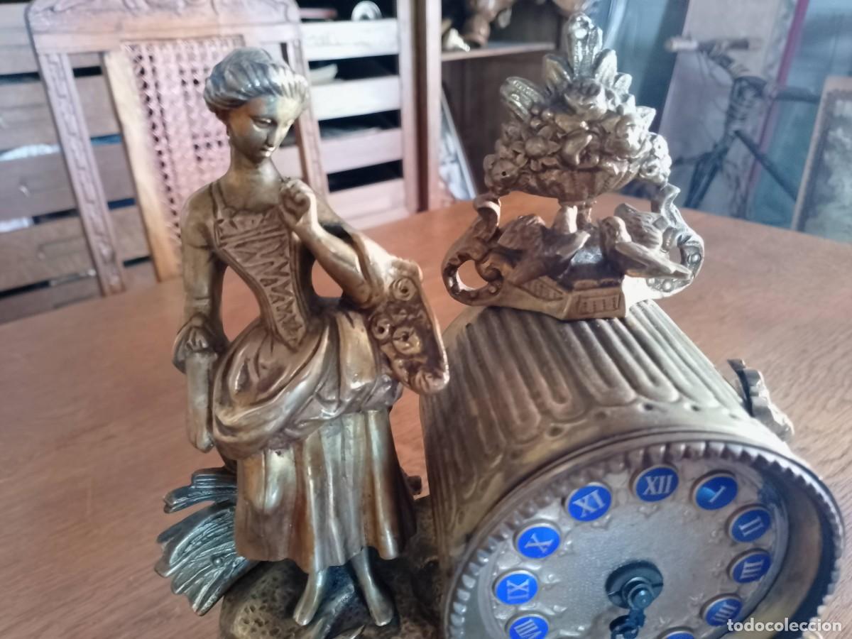 Vintage: Reloj de sobremesa bronce estilo rococ&oacute; - Foto 1
