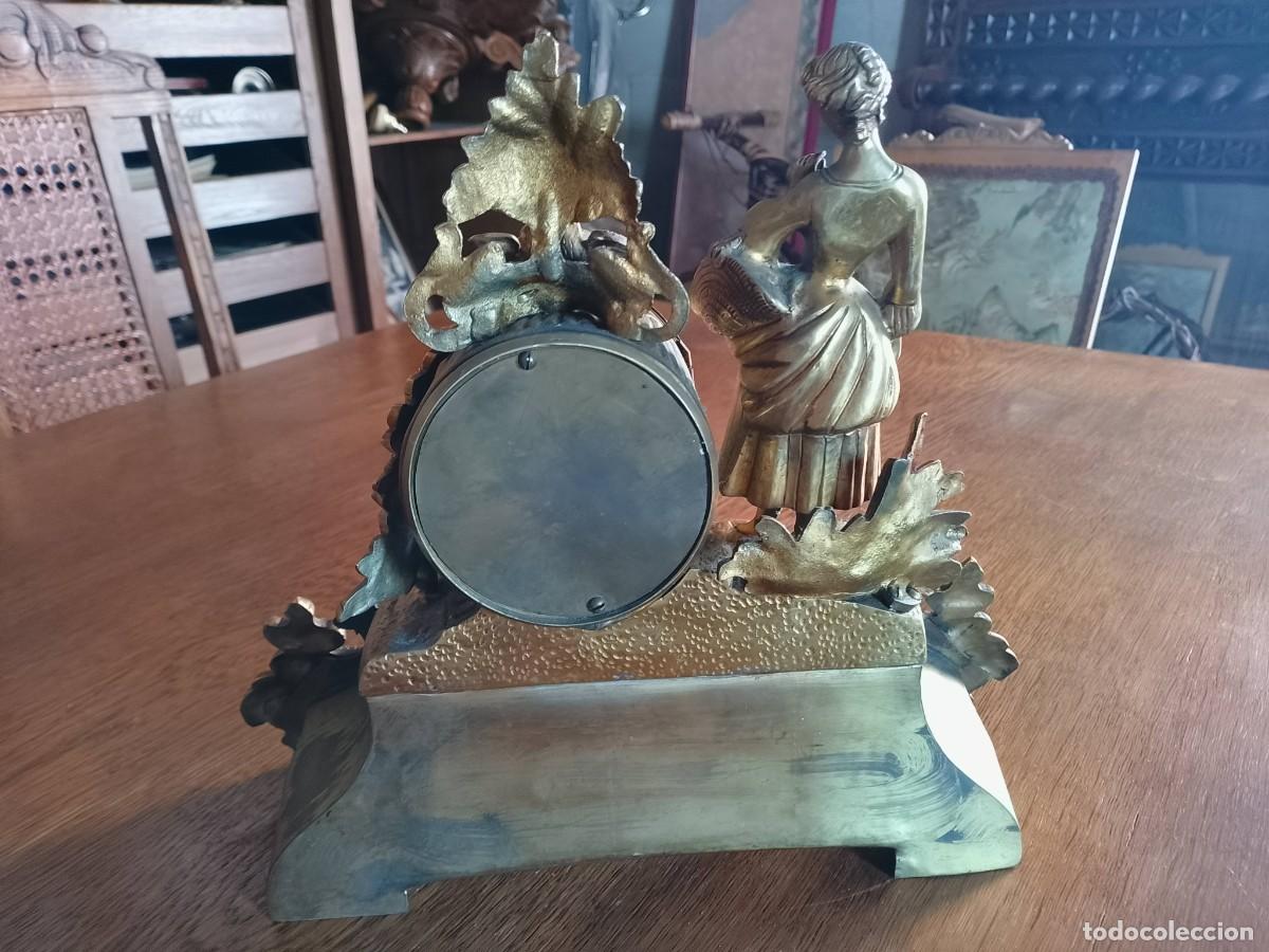 Vintage: Reloj de sobremesa bronce estilo rococ&oacute; - Foto 4