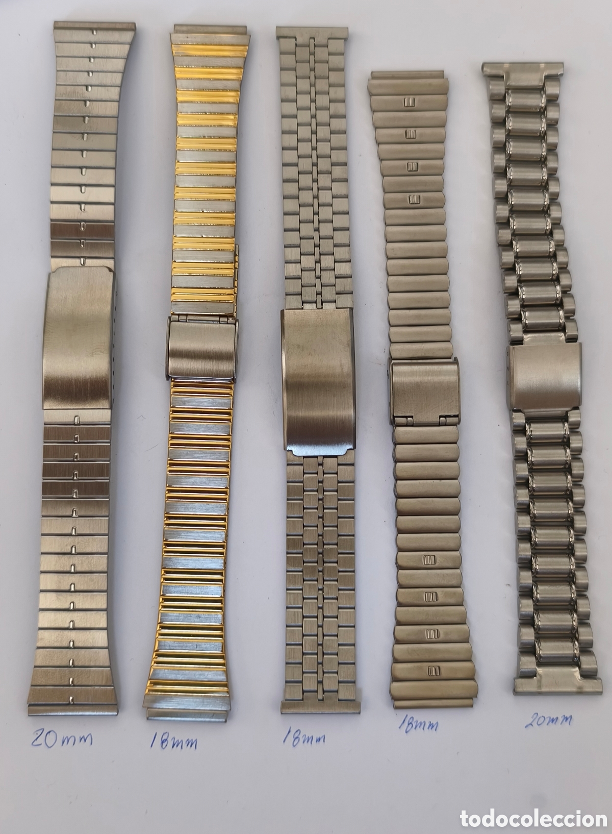 Vintage: Lote surtido de 5 brazaletes de acero.