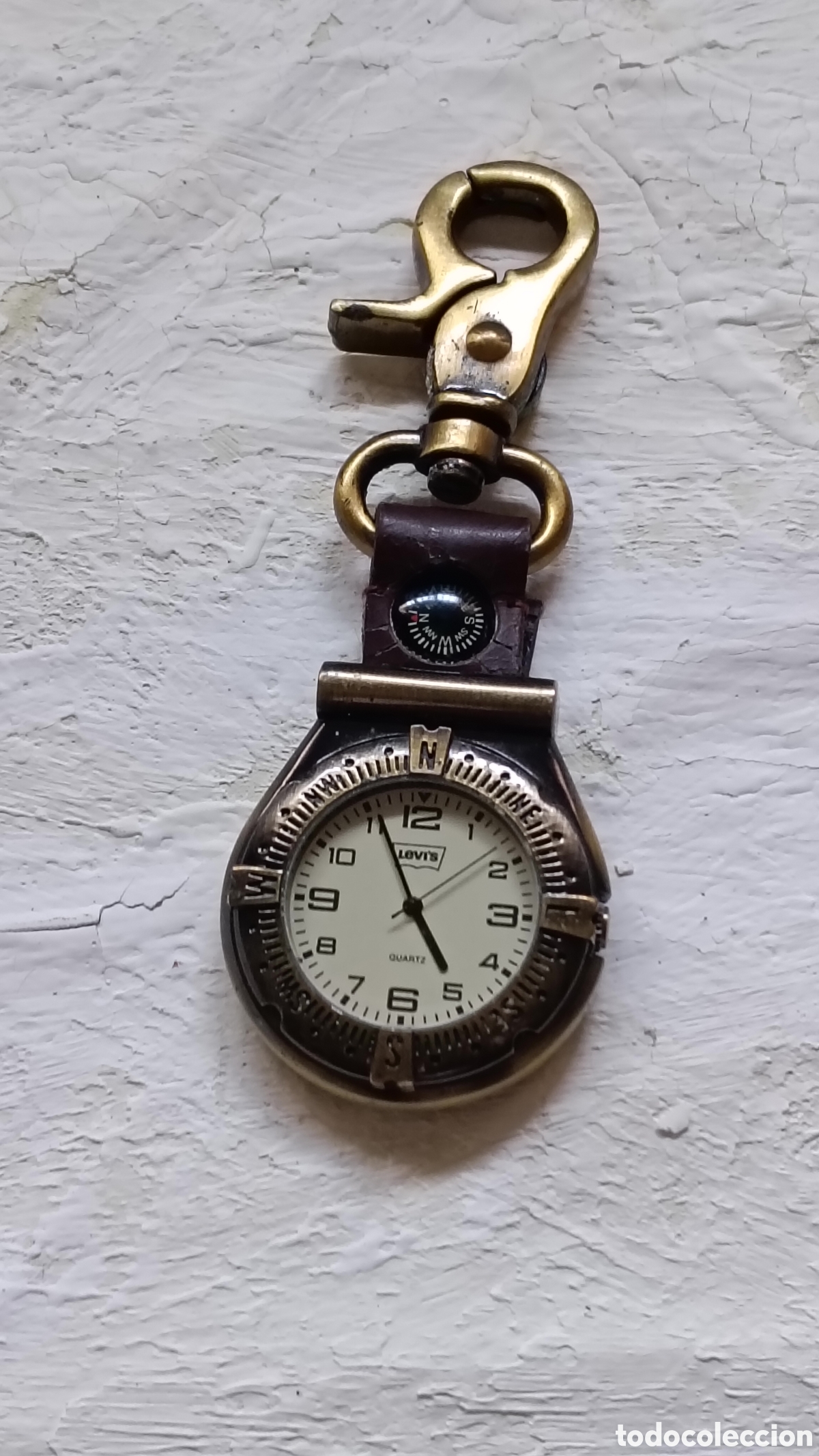 Vintage: Reloj llavero Levi's vintage con br&uacute;jula &ndash; Funciona