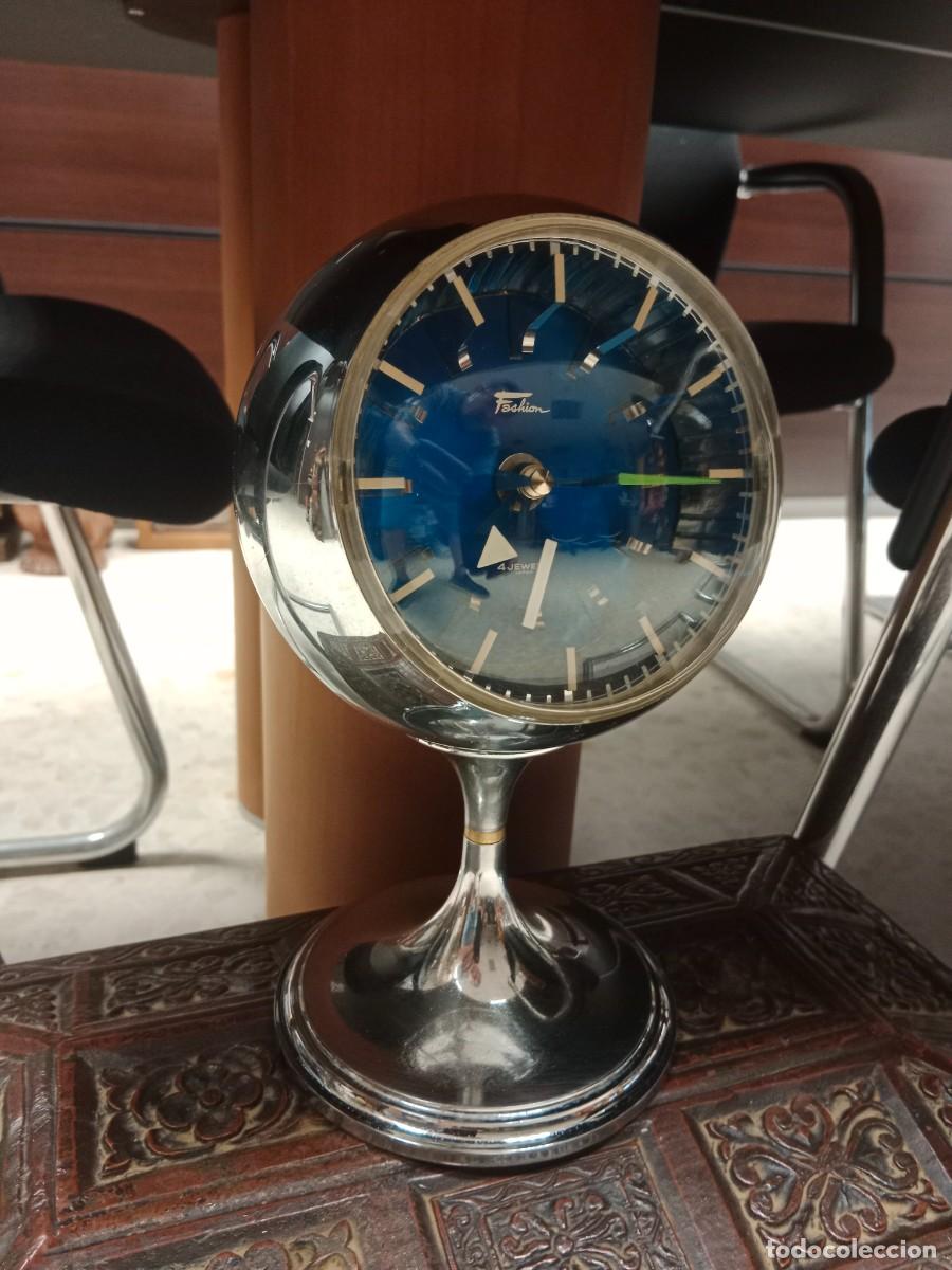 Vintage: PRECIOSO RELOJ DE SOBREMESA TULIP SPACE AGE - FASHION JAPAN - VINTAGE A&Ntilde;OS 70 AZUL - ELECTROMECANICO