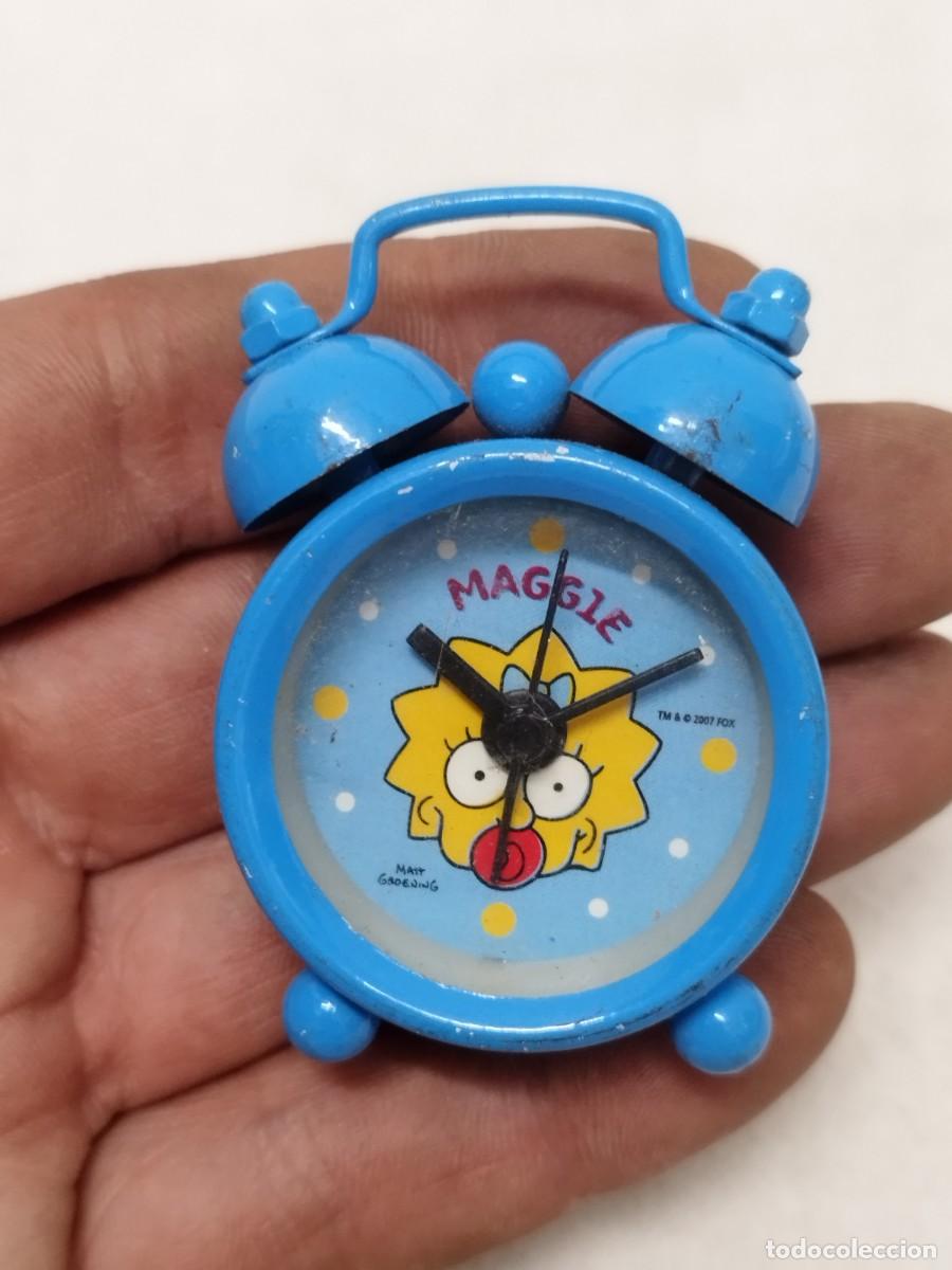 Vintage: Reloj despertador de sobremesa. Tama&ntilde;o mini, de Maggie de los Simpson. Sin probar.