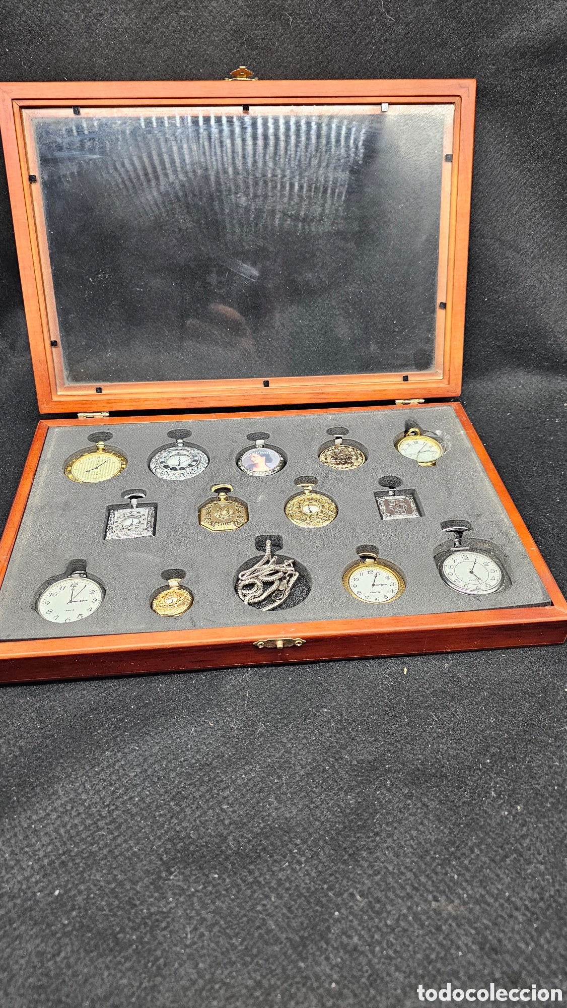 Vintage: Colecci&oacute;n de relojes de bolsillo con expositor