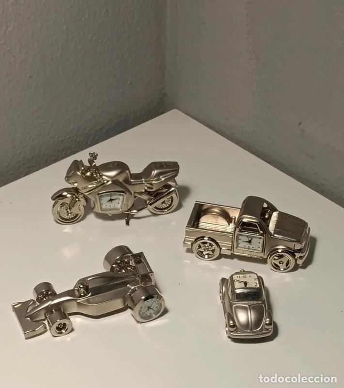Vintage: Lote Relojes miniatura de colecci&oacute;n Cueci Quartz &ndash; Moto, F&oacute;rmula 1, Escarabajo y Pick-up
