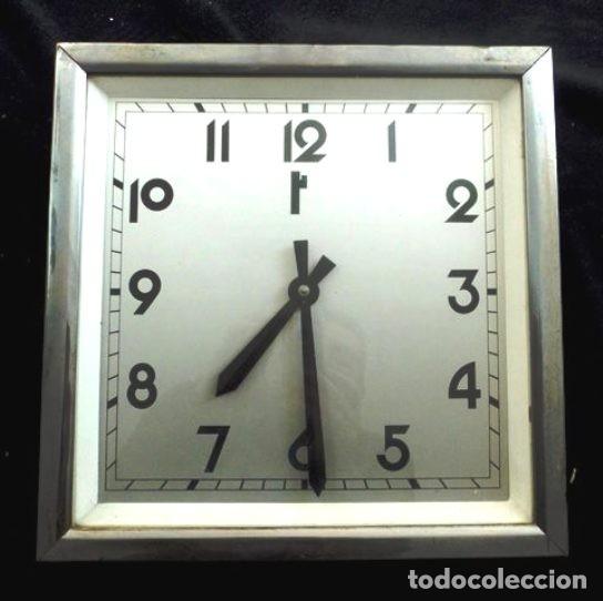 Vintage: Orologio murale d&rsquo;epoca anni 40/50 &ndash; 33&times;33 cm &ndash; quadrante con fascio littorio