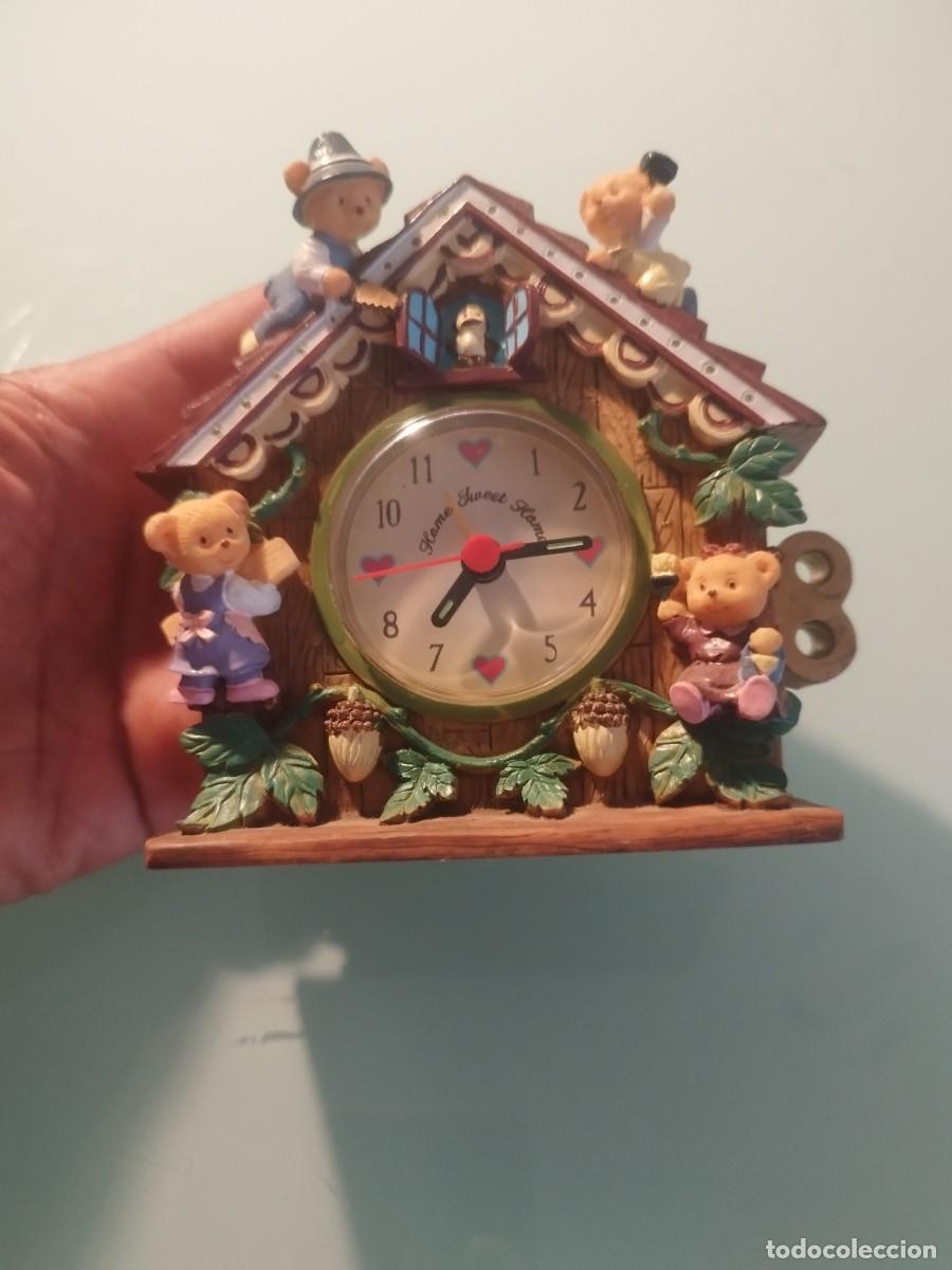 Vintage: Reloj forma casa de ositos, en resina. cuco, cucut. Maquinaria a cambiar. Artisan Valencia.