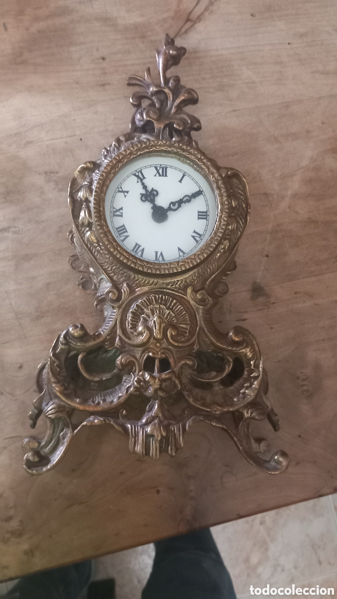 Vintage: Reloj de bronce funcionando a pilas - Foto 8