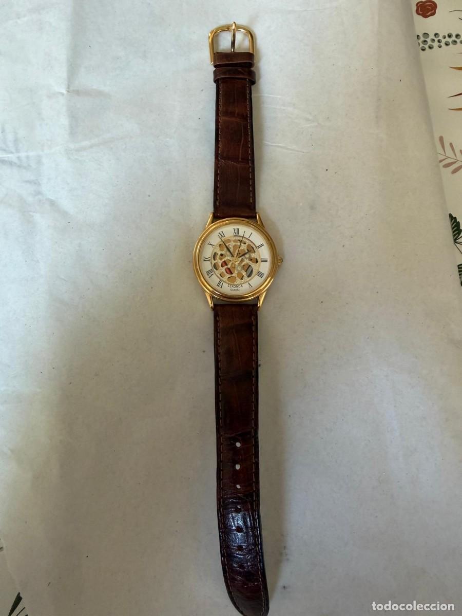 Vintage: Reloj Sekonda Quartz dorado esfera calada &ndash; n&uacute;meros romanos &ndash; correa de piel
