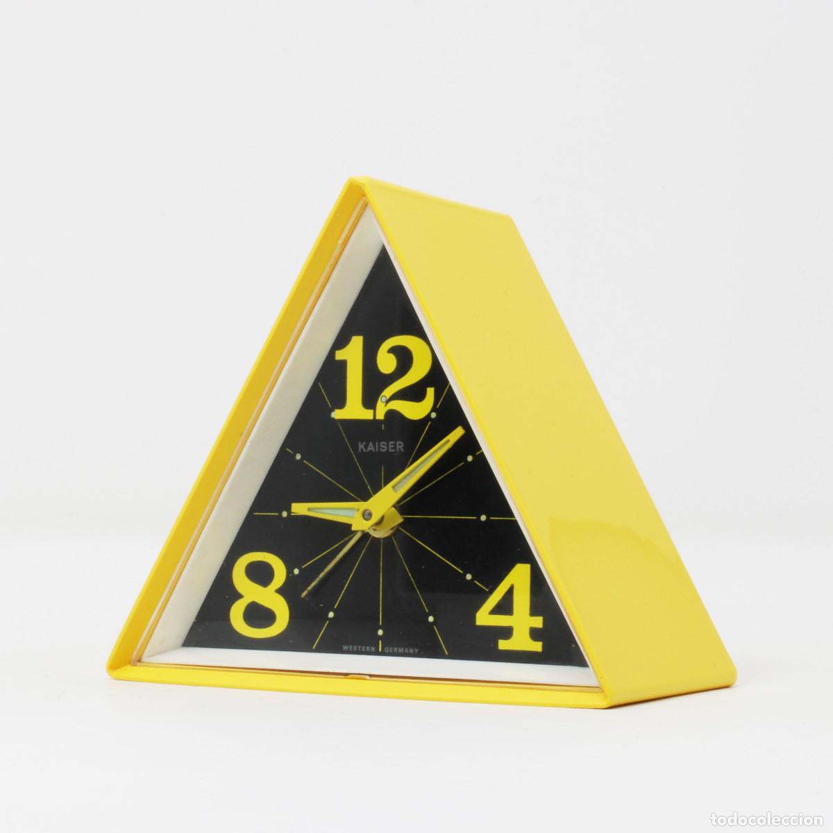 Vintage: Reloj despertador vintage Kaiser Triangle Space Age | Despertador alem&aacute;n a&ntilde;os 70 | Mid-Century