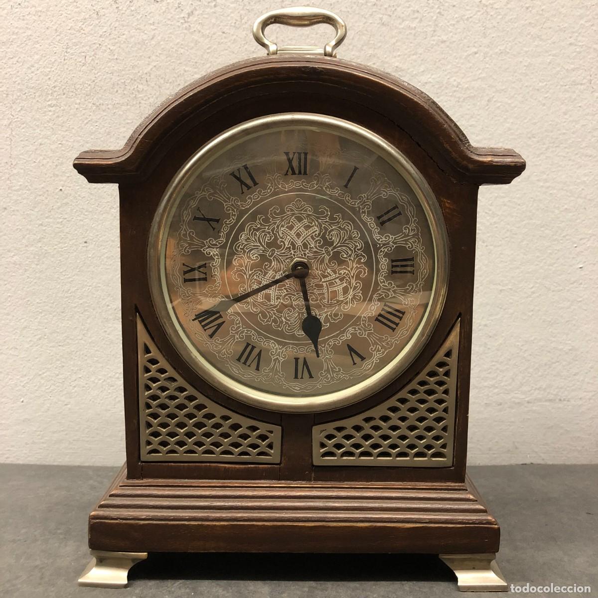 Vintage: PRECIOSO RELOJ DE SOBREMESA DE VIAJE - A PILA - EN MADERA - VER FOTOS - 32,5 X 23 CM