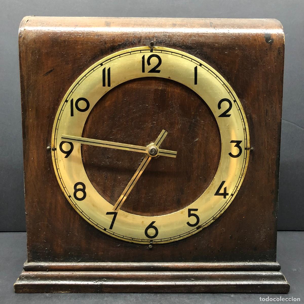 Vintage: PRECIOSO RELOJ DE SOBREMESA EN MADERA - A&Ntilde;OS 30 - SE DESCONOCE ESTADO - 24 CM / 6586