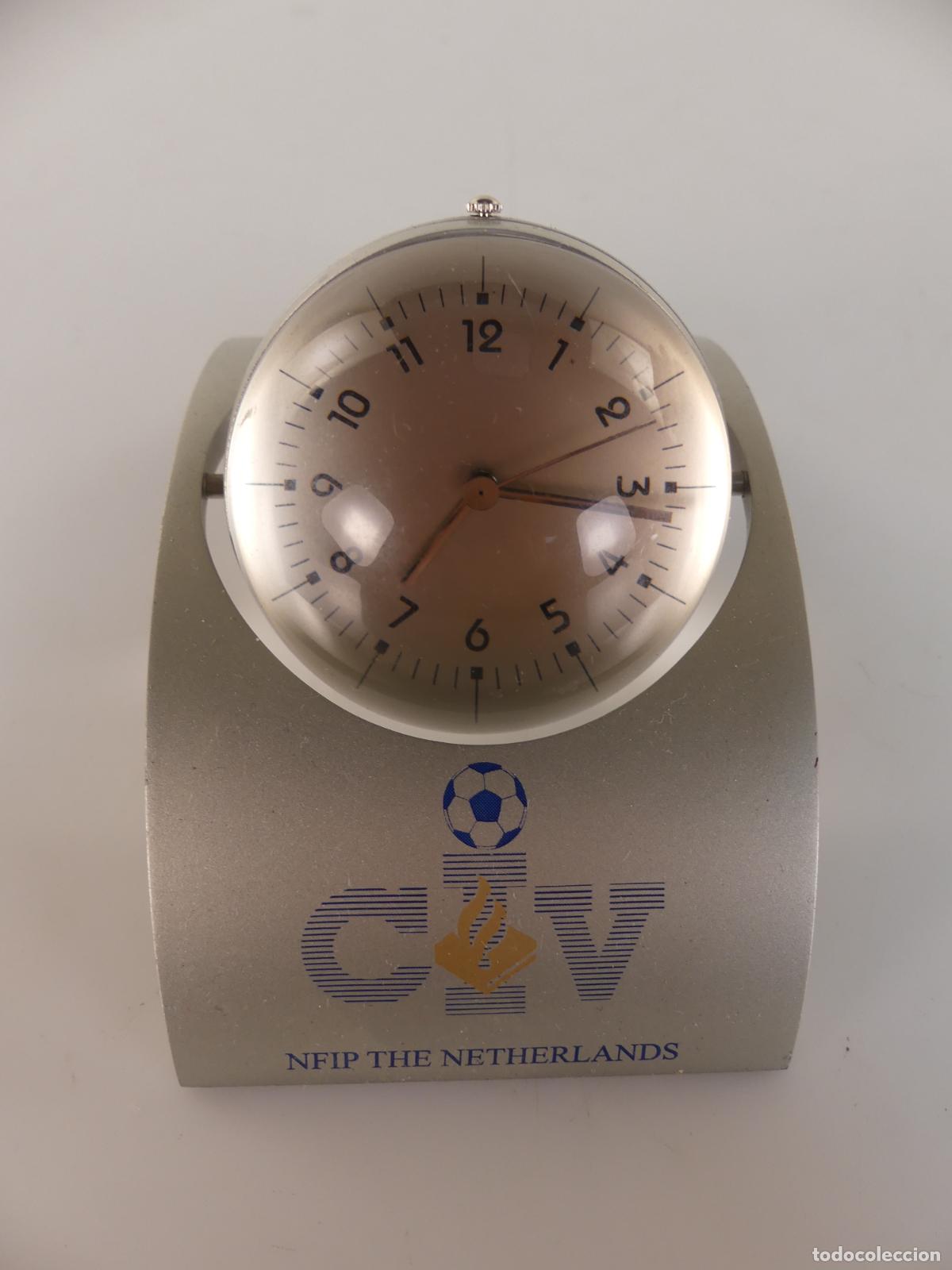 Vintage: RELOJ SOBREMESA CON EL LOGO DE LA UEFA