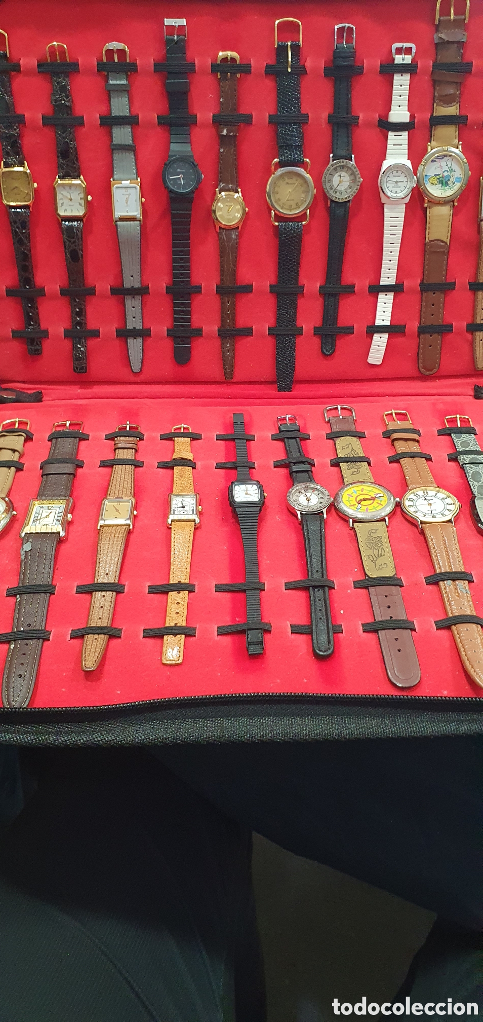 Vintage: Gran lote de relojes NOS. En expositor. Ver fotos. (L140)