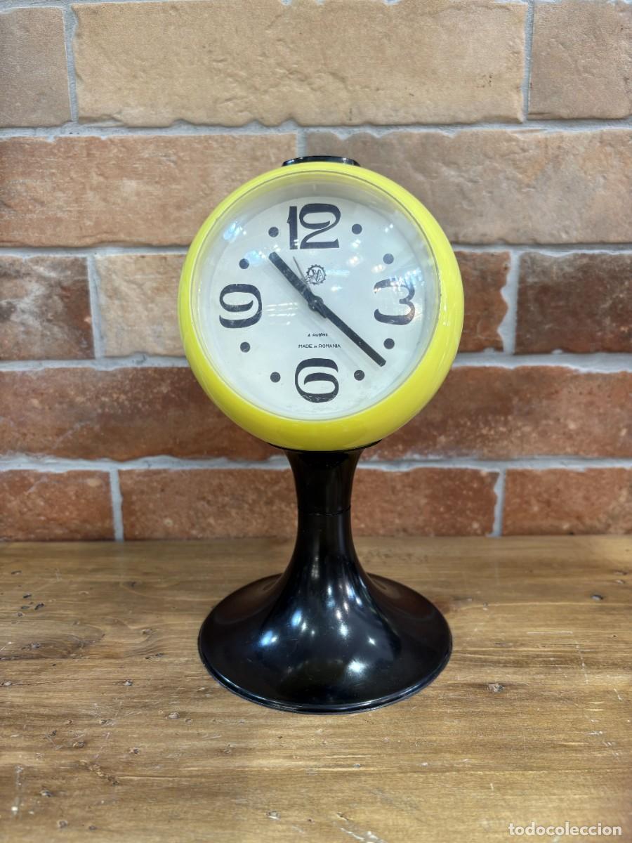 Vintage: Reloj despertador Space Age Victoria de tulipa