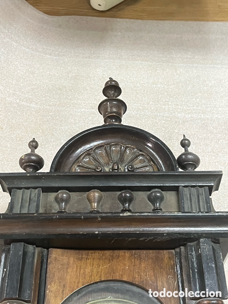 Vintage: Reloj antiguo de pared con p&eacute;ndulo y llave - Foto 17