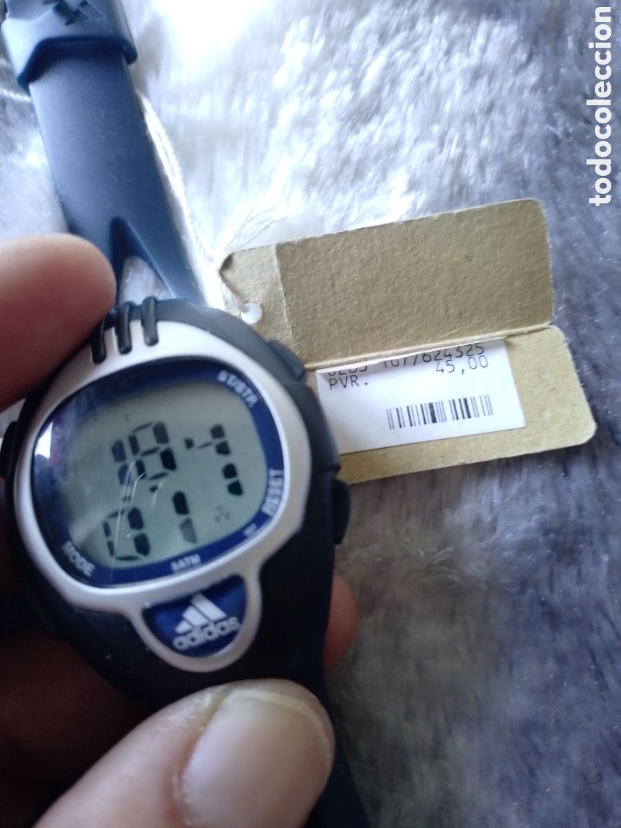 Vintage: Reloj Adidas original sin usar a&uacute;n tiene la etiqueta costaba 45&euro;