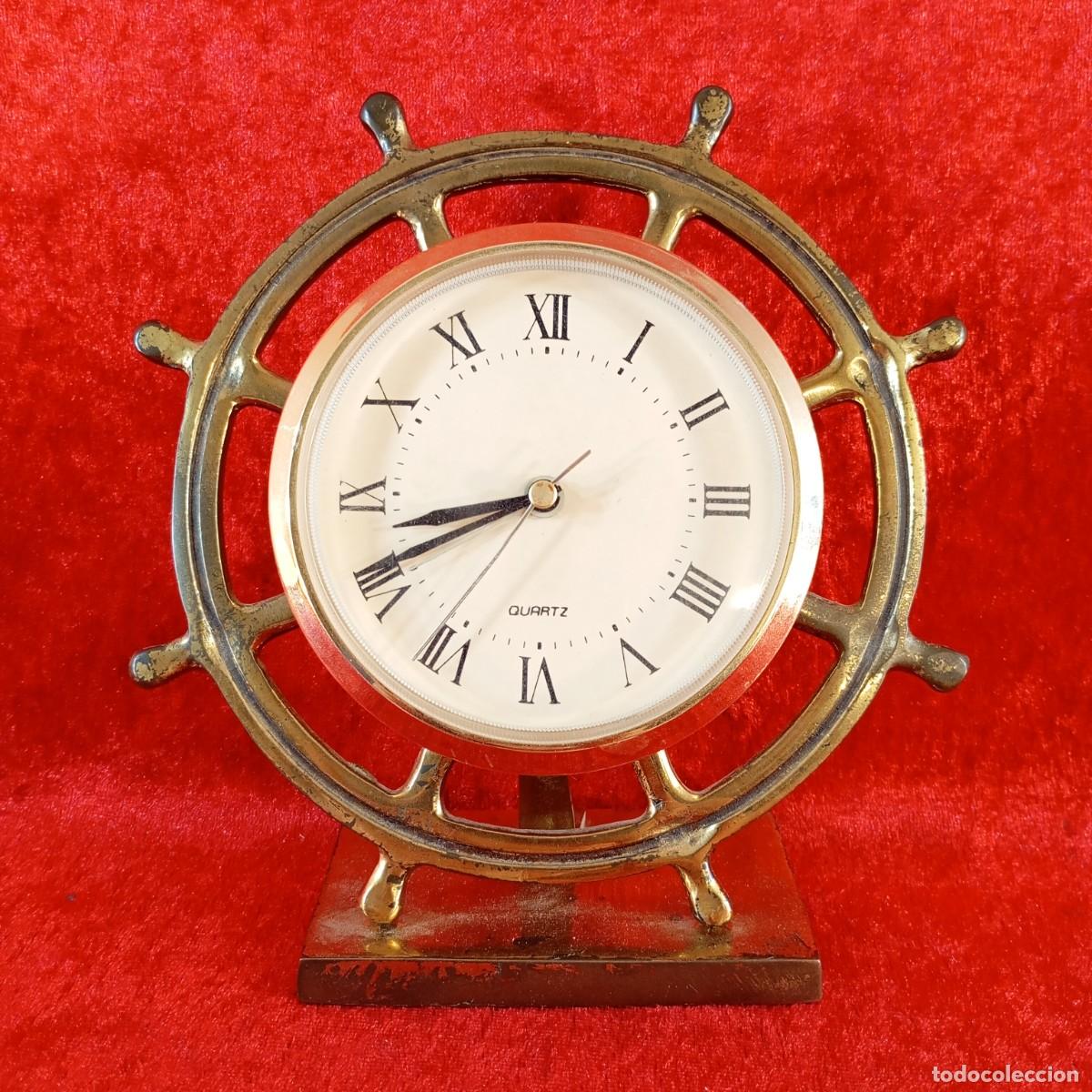 Vintage: RELOJ DE LATON CON TIMON DE UN BARCO ANTIGUO - NAVAL - QUARTZ - SE DESCONOCE ESTADO