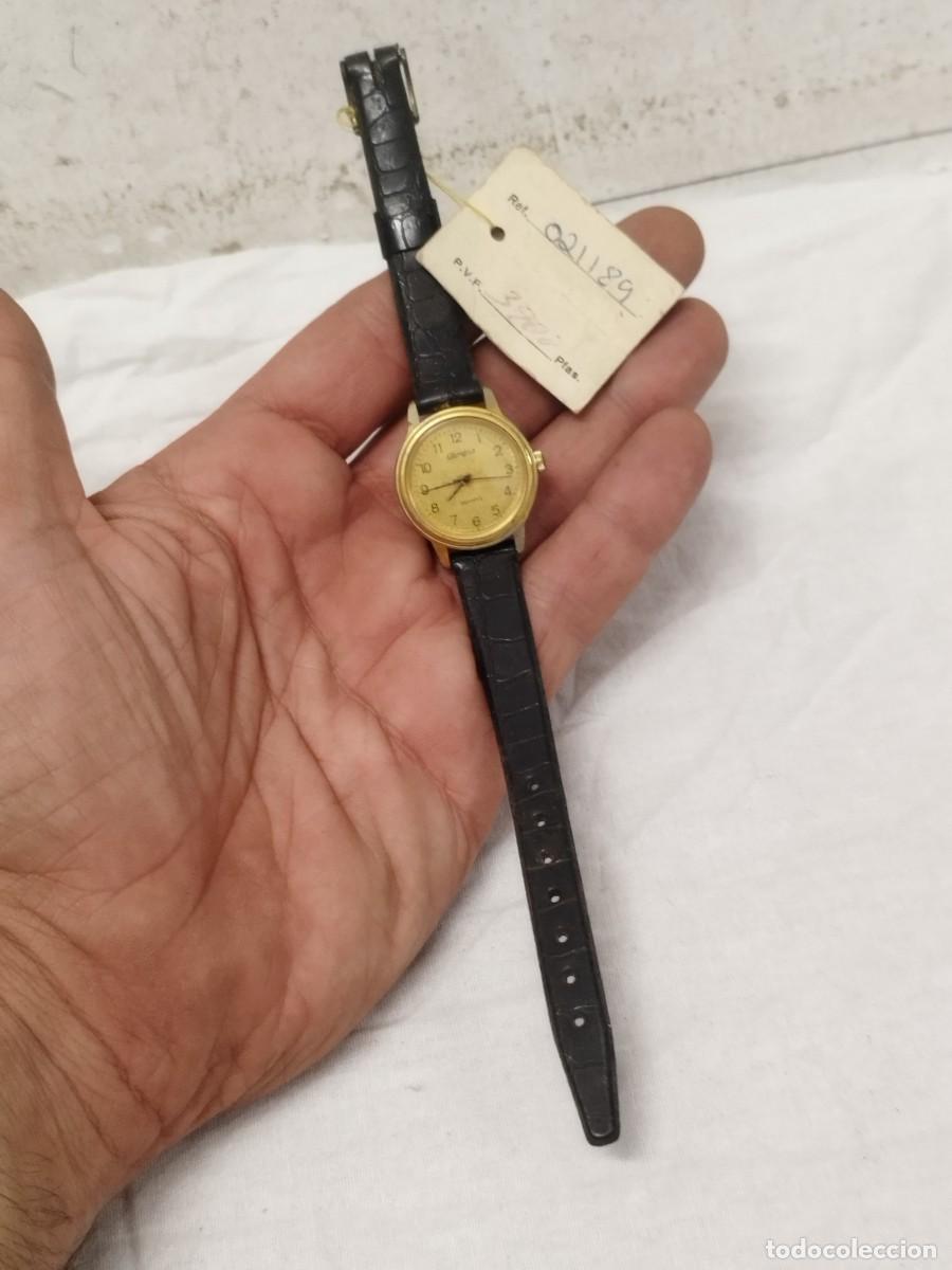 Vintage: Reloj Vintage Olimpus Cuarzo Mujer &ndash; Esfera Dorada, Sin probar.