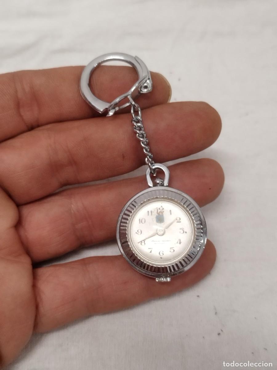 Vintage: Antiguo Reloj Llavero Vintage de Cuerda Forma de Rueda Raro Sin Probar.
