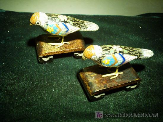 Vintage: Pajarillos muy coloridos de cloisone y bronce.Circa 1955