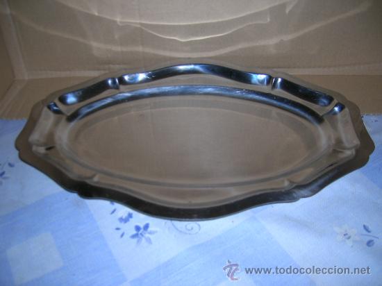 Vintage: Bandeja fuente de acero inoxidable. A&ntilde;os 80. Mide 24 x 35,5 cm., ver foto.