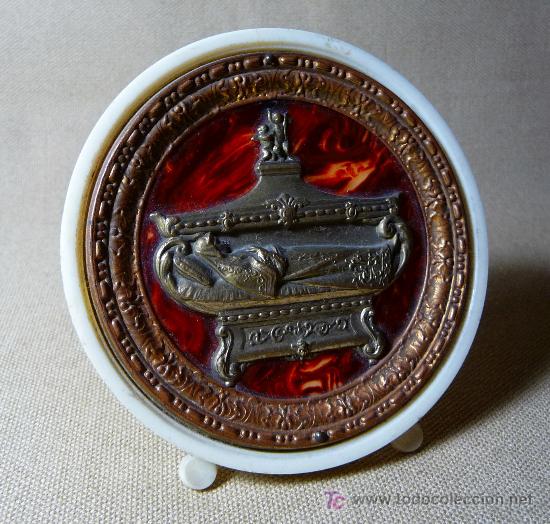 Vintage: PLATILLO DE PLASTICO, DE COLGAR Y DE MESA, IMAGEN RELIGIOSA, VIRGEN, 9 CM, 1950s