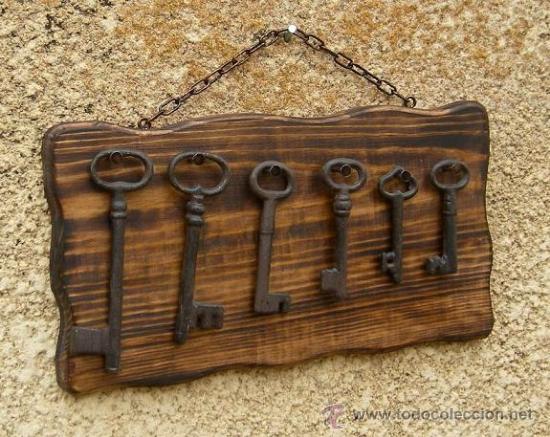 Vintage: cuadro de 6 llaves de hierro