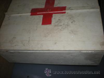 Vintage: BOTIQUIN DE MADERA CON CRUZ ROJA - Foto 1