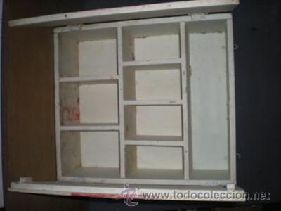 Vintage: BOTIQUIN DE MADERA CON CRUZ ROJA - Foto 2