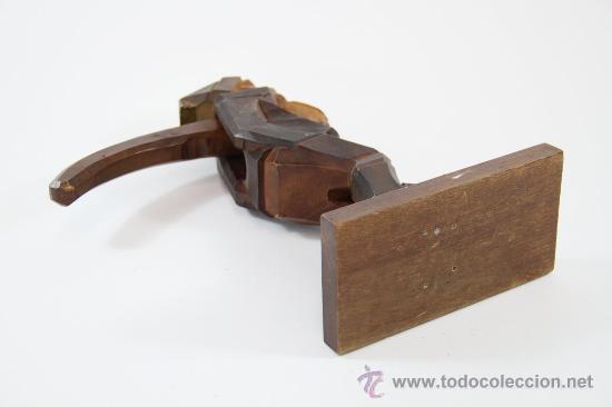 Vintage: Cascanueces tallado en madera. 1950 - Foto 7