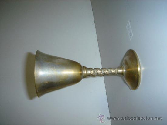 Vintage: Copa de lat&oacute;n plateada. - Foto 2