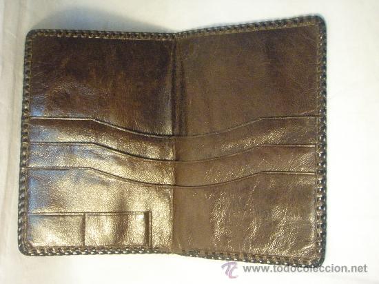 Vintage: CARTERA REPUJADA DE PIEL DE LOS A&Ntilde;OS 60 - Foto 4