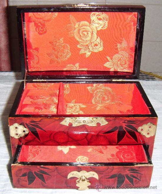 Vintage: joyero chino forrado en seda roja