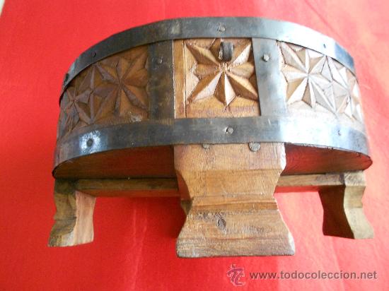 Vintage: caja de madera tallada hecha a mano - Foto 2