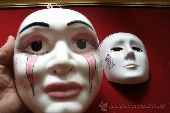 Vintage: PAREJA DE MASCARAS TIPO VENECIANAS EN PORCELANA PARA COLGAR EN PARED.