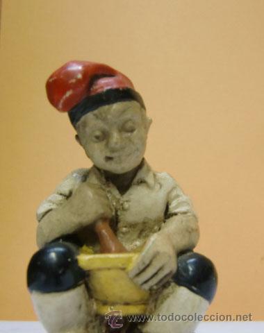Vintage: Ni&ntilde;o con barretina y mortero - Foto 2