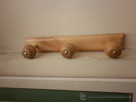 Vintage: PEQUE&Ntilde;O PERCHERO DE MADERA CON TRES PERCHAS - Foto 4